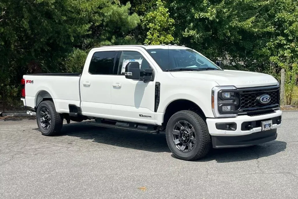 2024 Ford F-350 Lariat photo 1