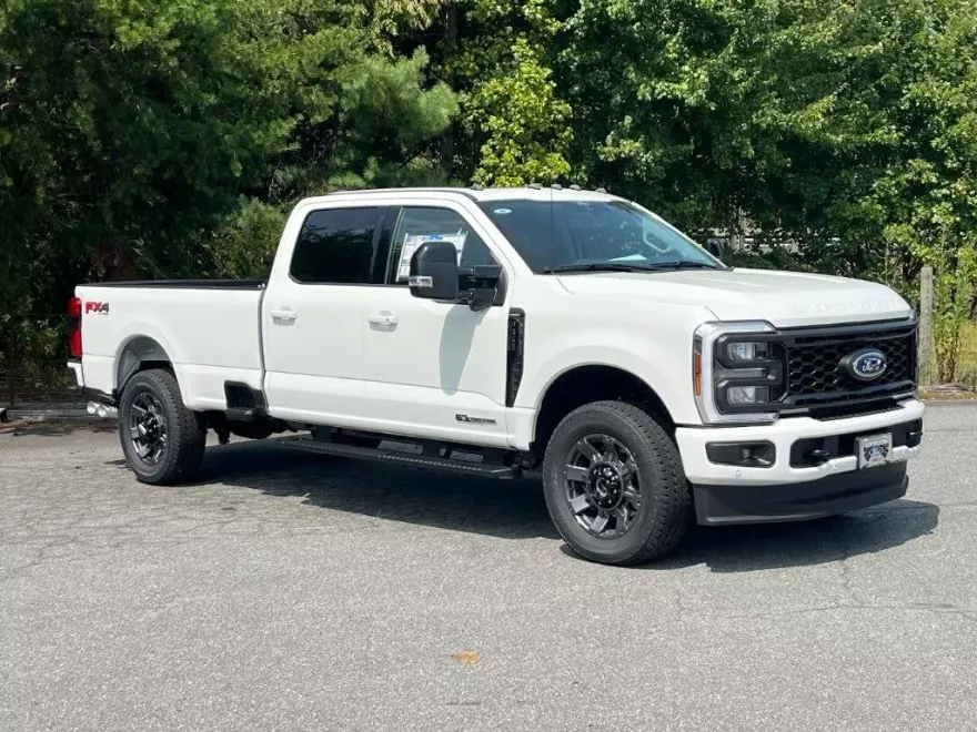 2024 Ford F-350 Lariat photo 1