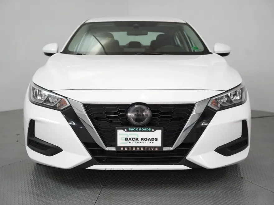 2022 Nissan Sentra SV photo 1