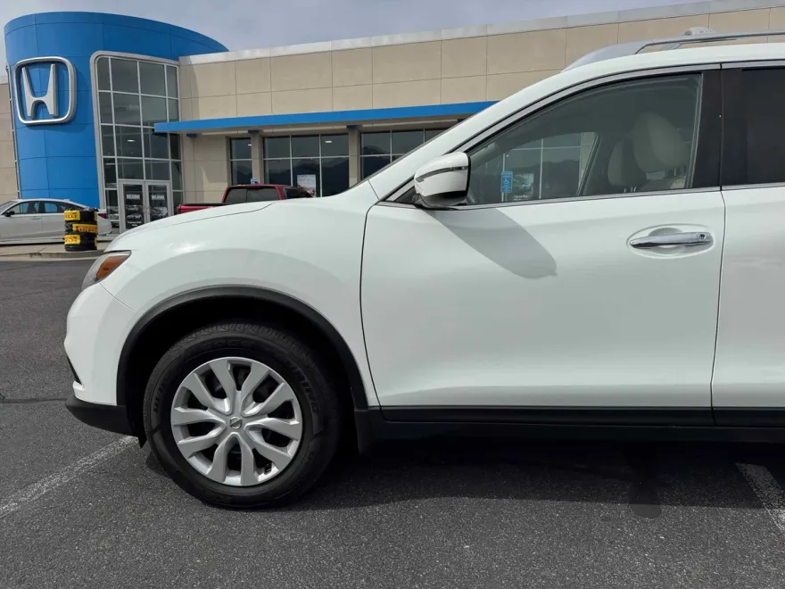 2016 Nissan Rogue photo 1