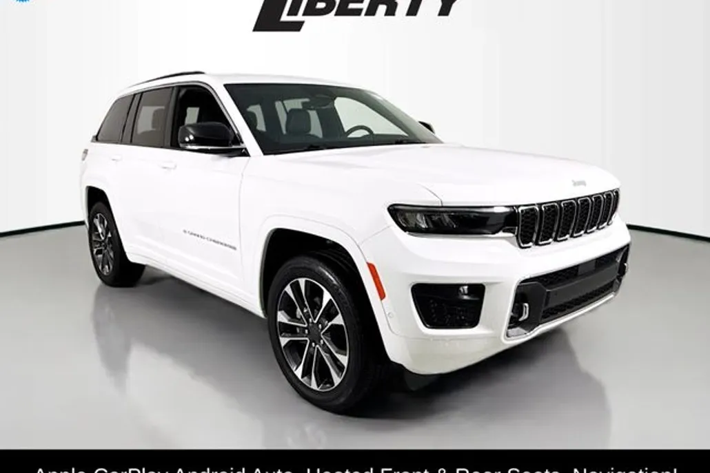 2024 Jeep Grand Cherokee Overland photo 1
