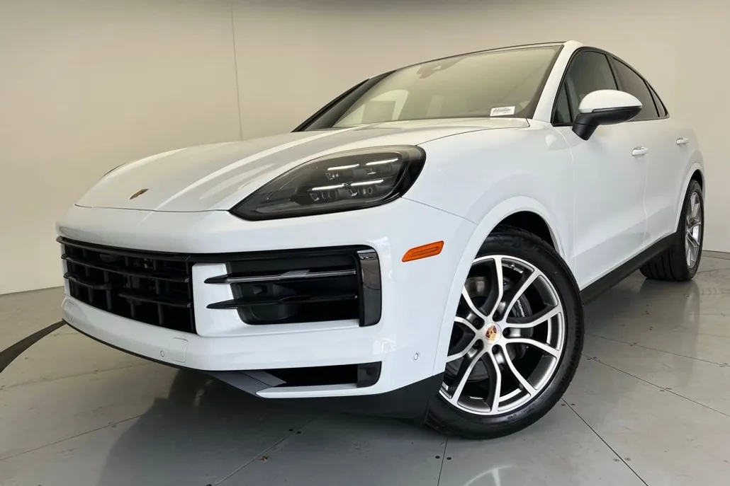 2025 Porsche Cayenne Coupe photo 1