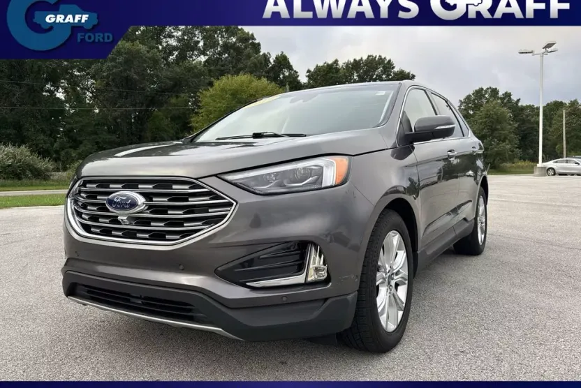 2019 Ford Edge Titanium photo 1
