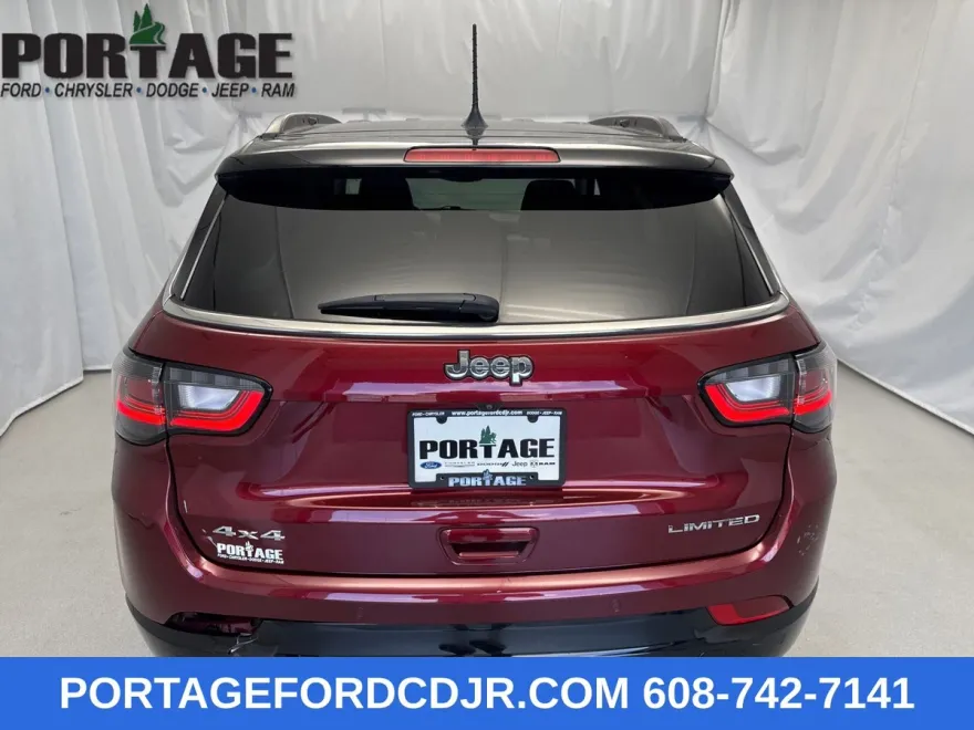 2022 Jeep Compass Limited photo 1