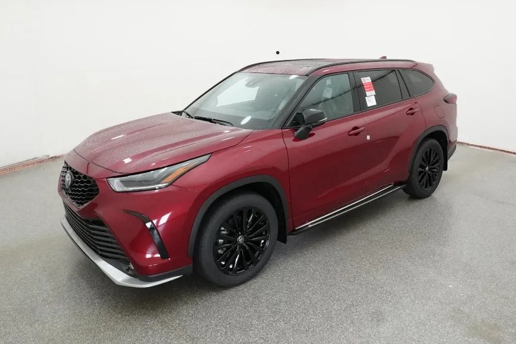2025 Toyota Highlander XSE photo 1