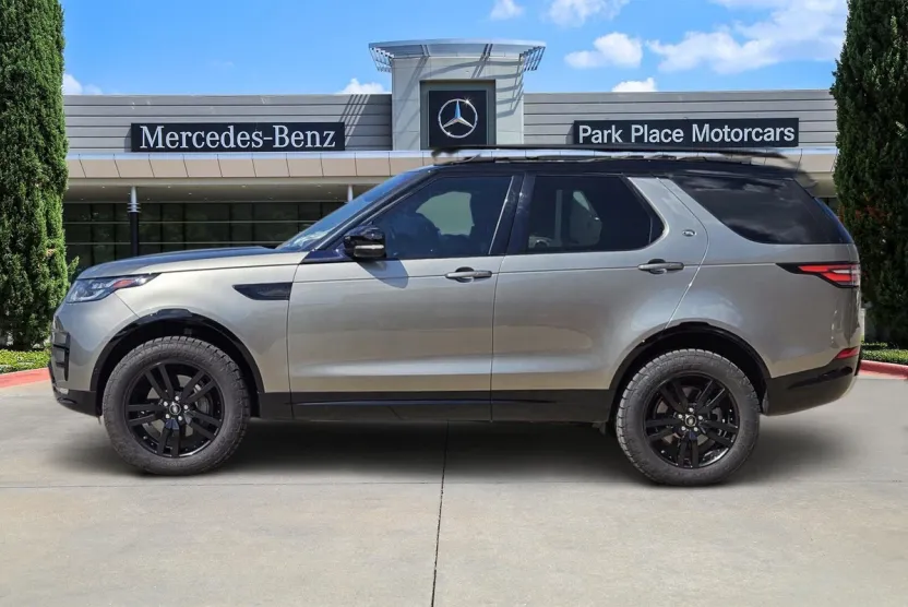 2020 Land Rover Discovery Landmark photo 1
