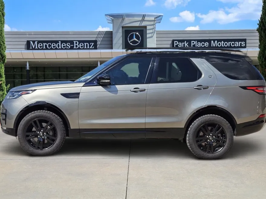 2020 Land Rover Discovery Landmark photo 1