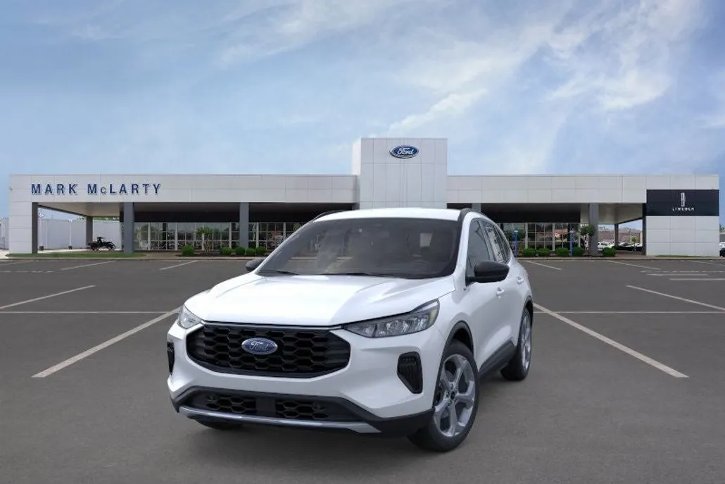 2025 Ford Escape ST-Line photo 1