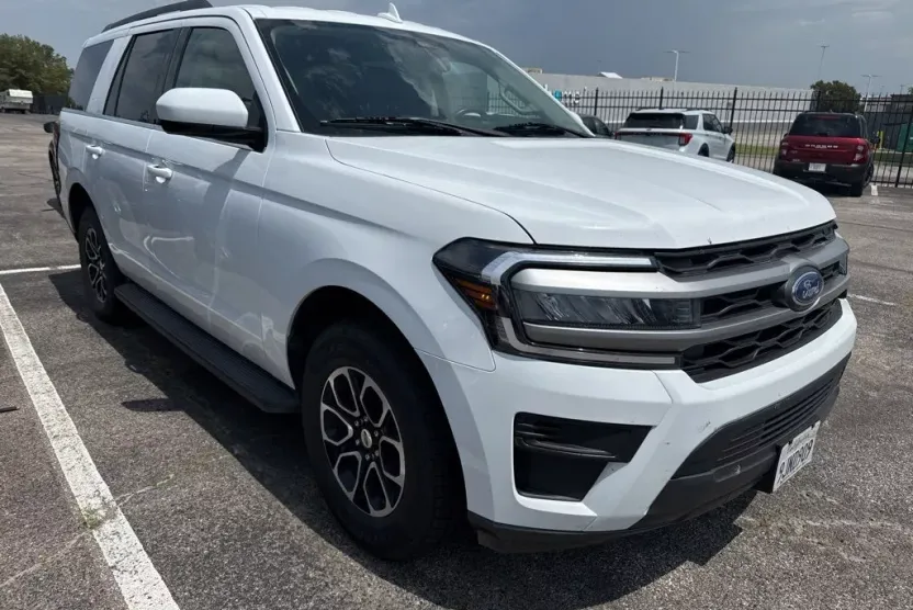 2024 Ford Expedition XLT photo 1