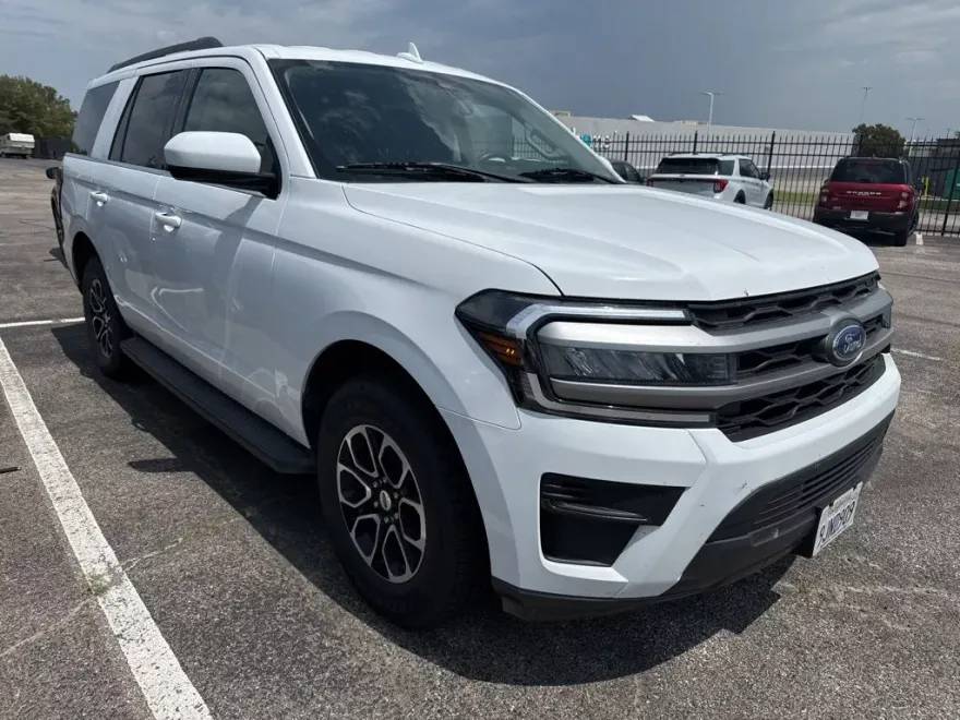 2024 Ford Expedition XLT photo 1