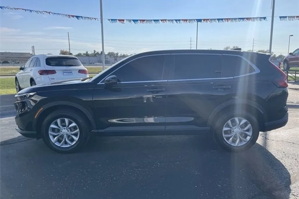 2023 Honda CR-V LX photo 1