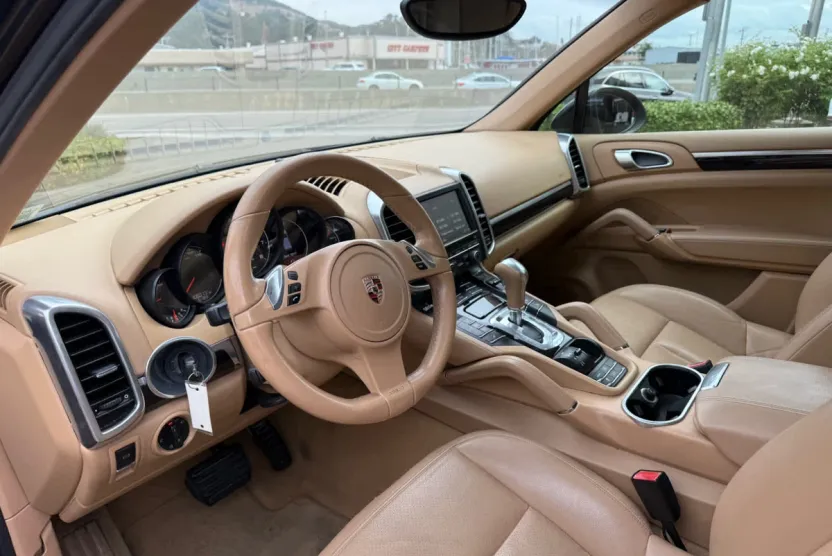 2011 Porsche Cayenne photo 1