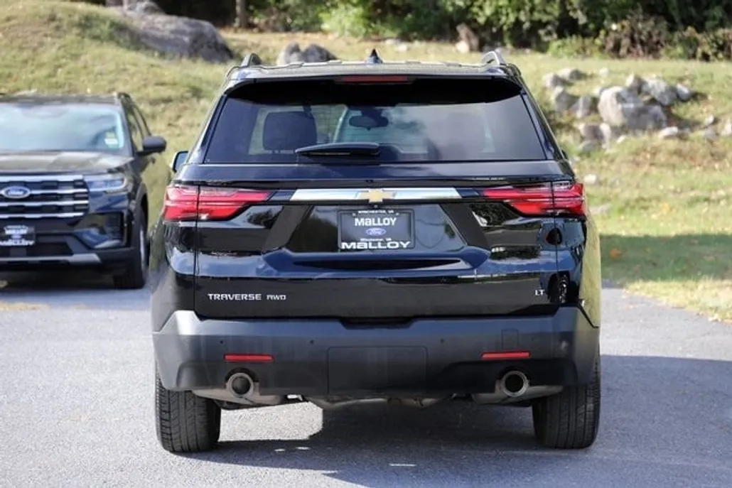 2022 Chevrolet Traverse Leather photo 1