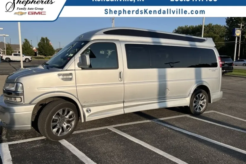 2024 Chevrolet Express 2500 Work Van photo 1