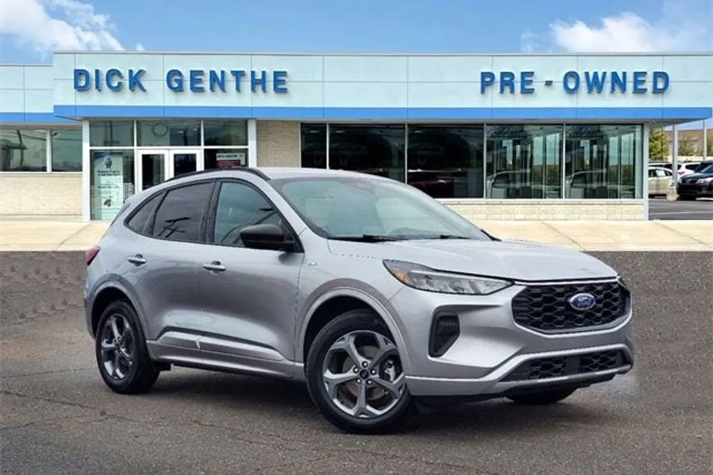 2024 Ford Escape ST-Line photo 1