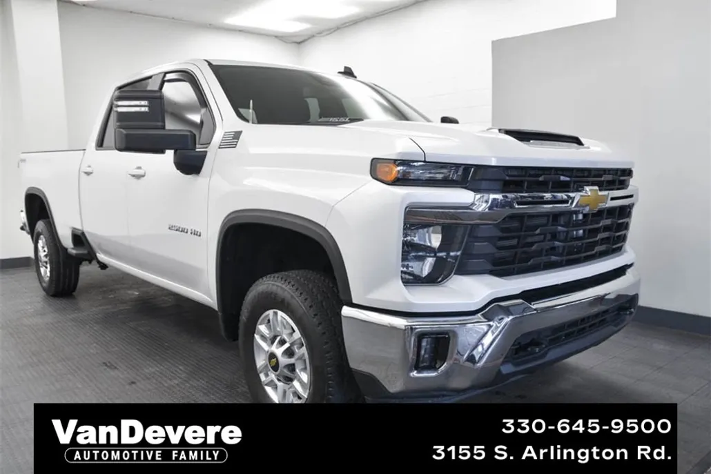 2024 Chevrolet Silverado 2500HD LT photo 1