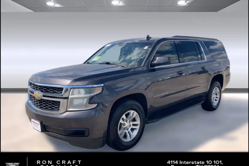 2017 Chevrolet Suburban LS photo 1