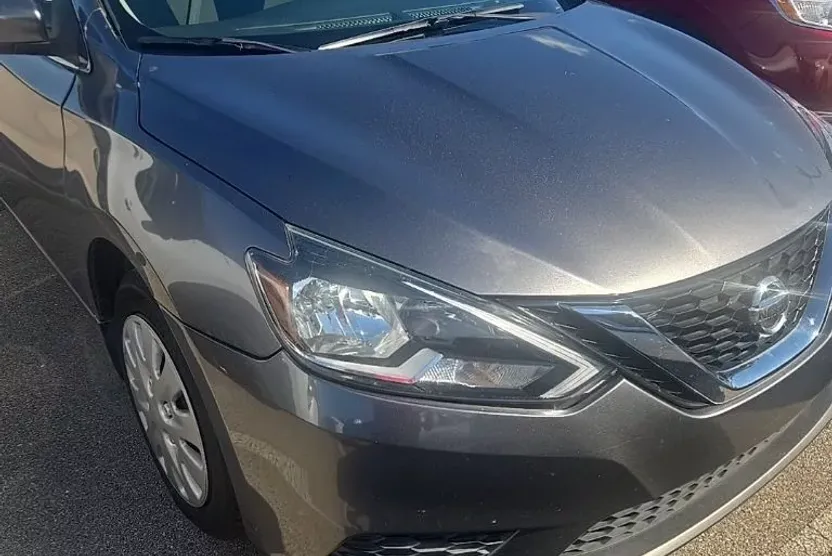 2019 Nissan Sentra S photo 1