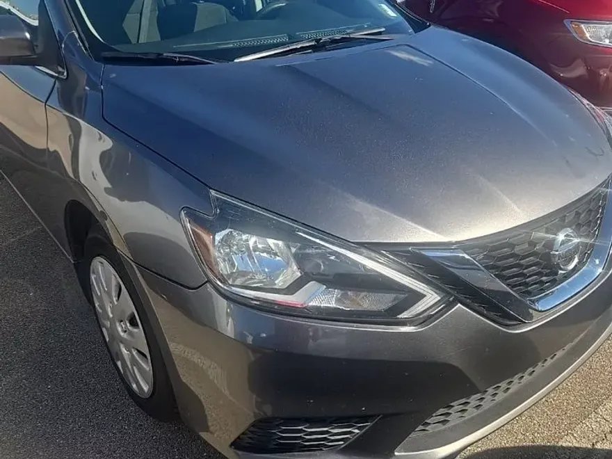 2019 Nissan Sentra S photo 1
