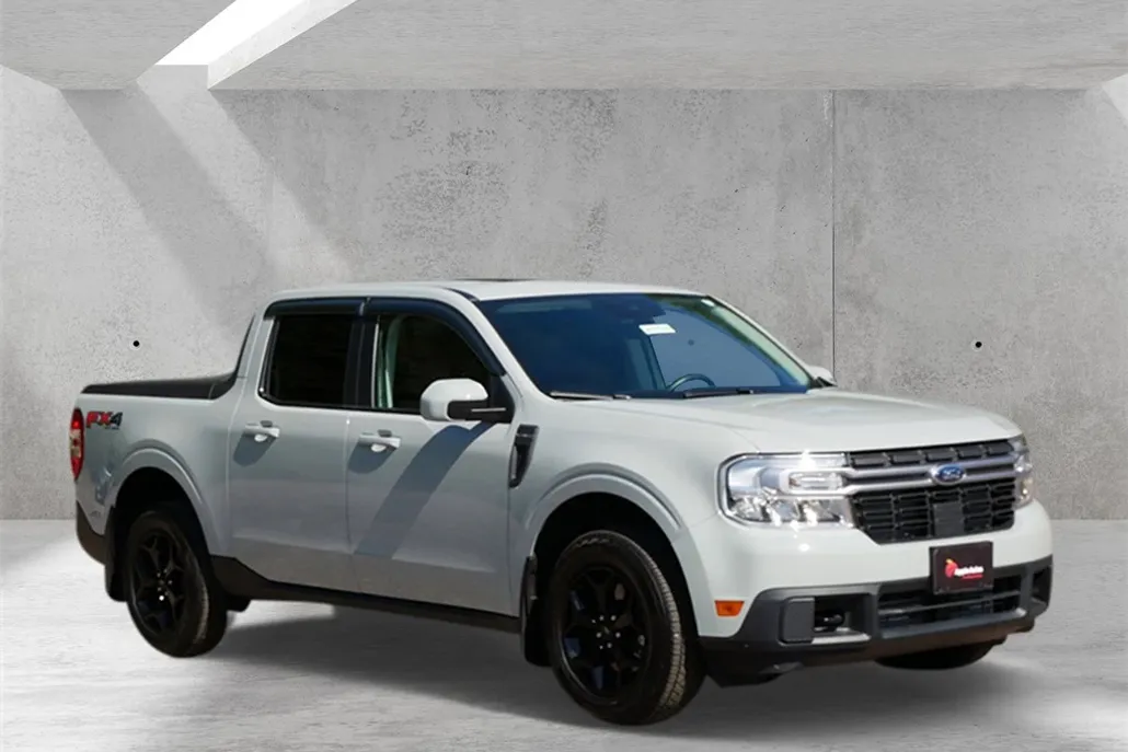 2022 Ford Maverick Lariat photo 1