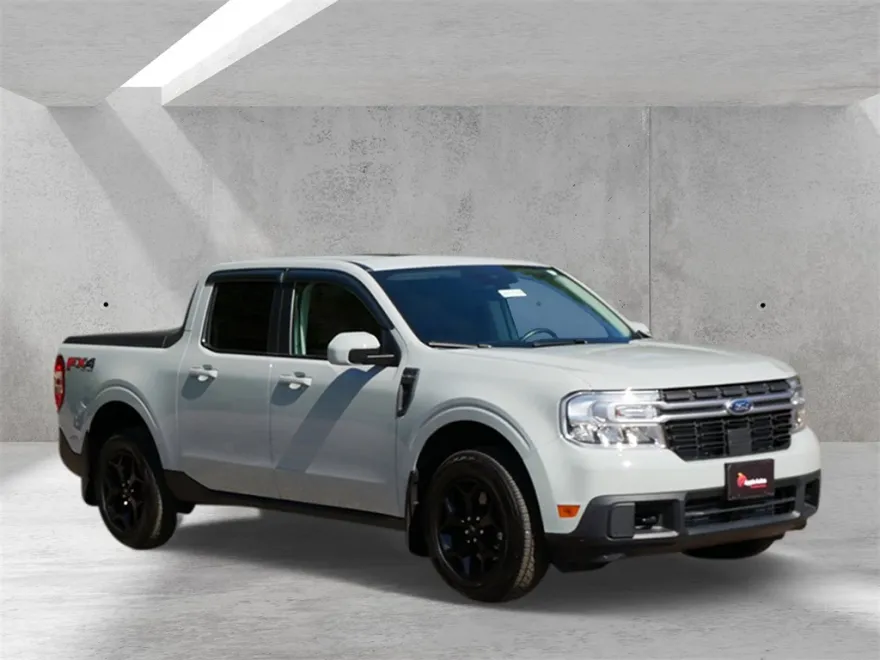 2022 Ford Maverick Lariat photo 1