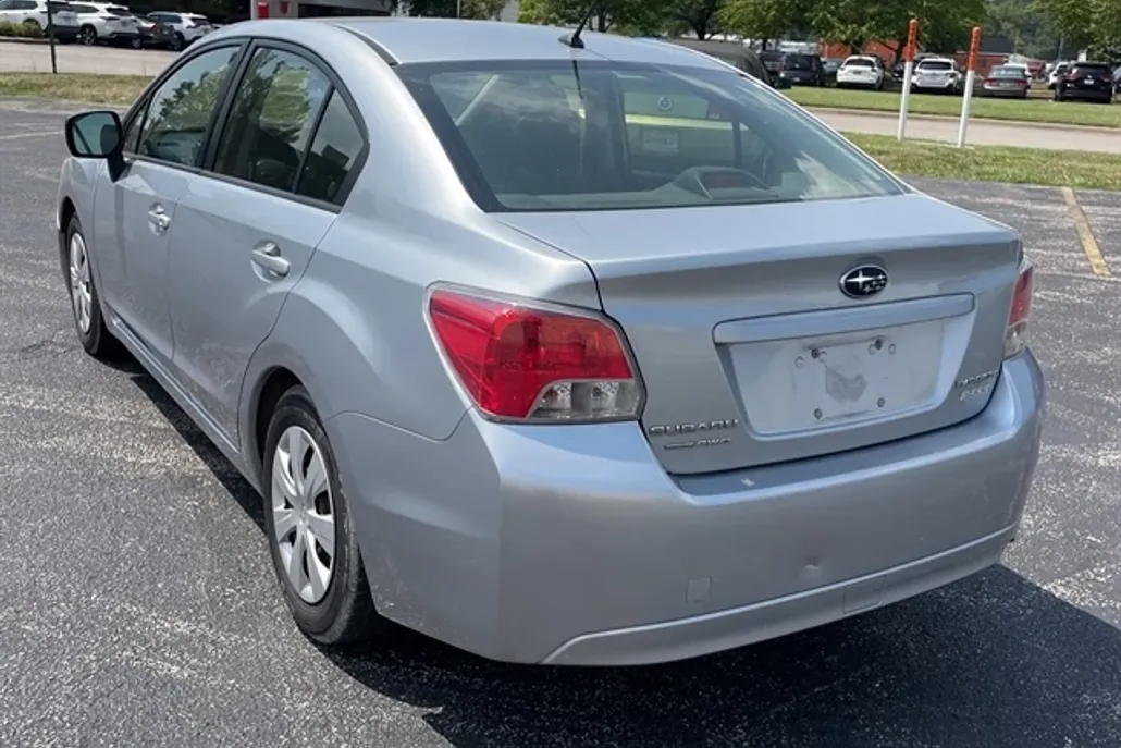 2013 Subaru Impreza 2.0i photo 1