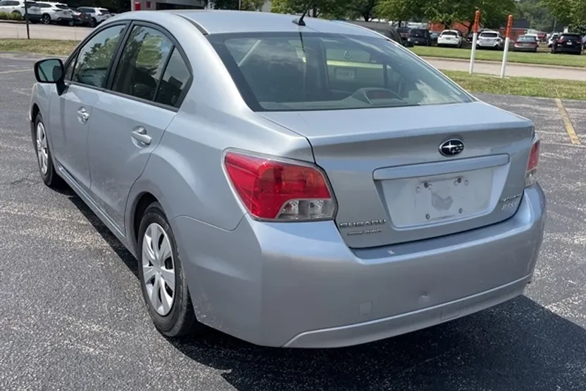 2013 Subaru Impreza 2.0i photo 1