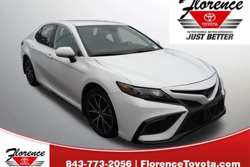 2023 Toyota Camry SE photo 1
