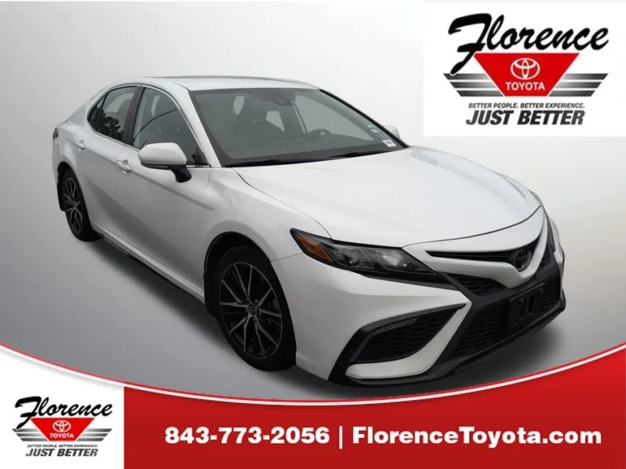 2023 Toyota Camry SE photo 1