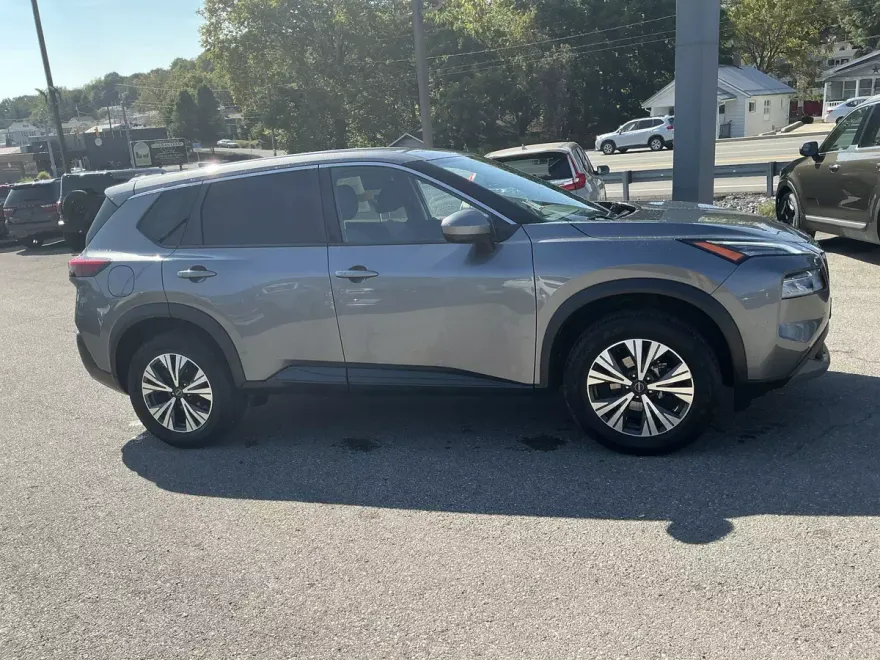 2023 Nissan Rogue SV photo 1