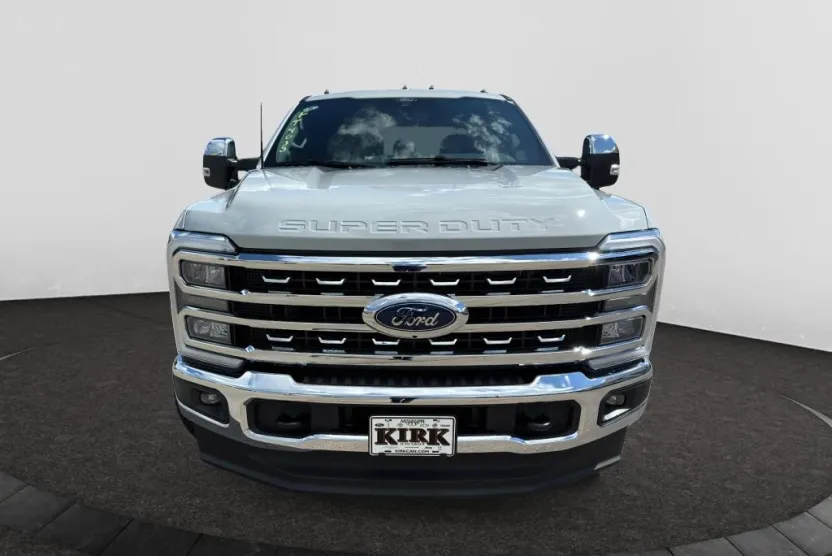 2026 Ford F-250 Lariat photo 1