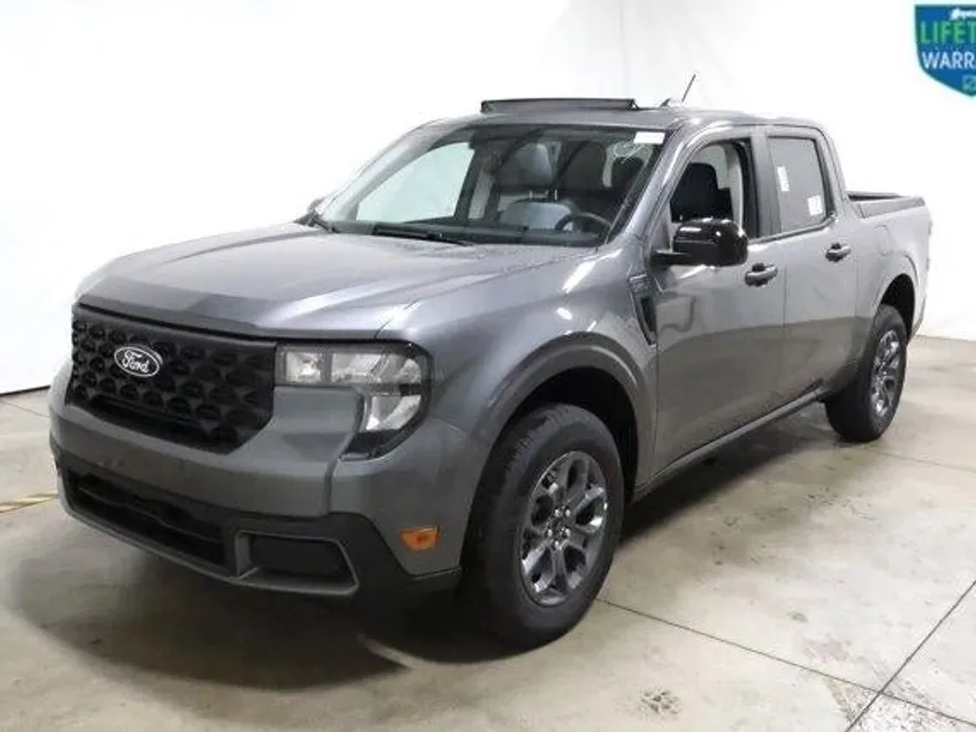 2025 Ford Maverick XLT photo 1