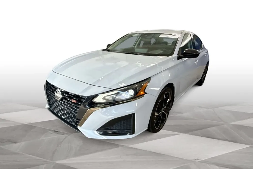 2024 Nissan Altima 2.5 SR photo 1