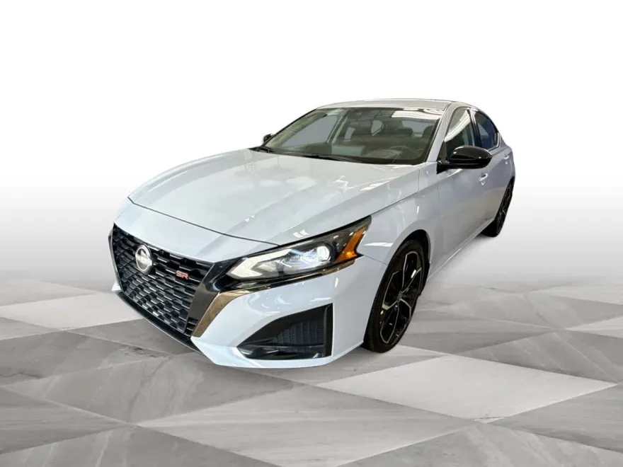 2024 Nissan Altima 2.5 SR photo 1