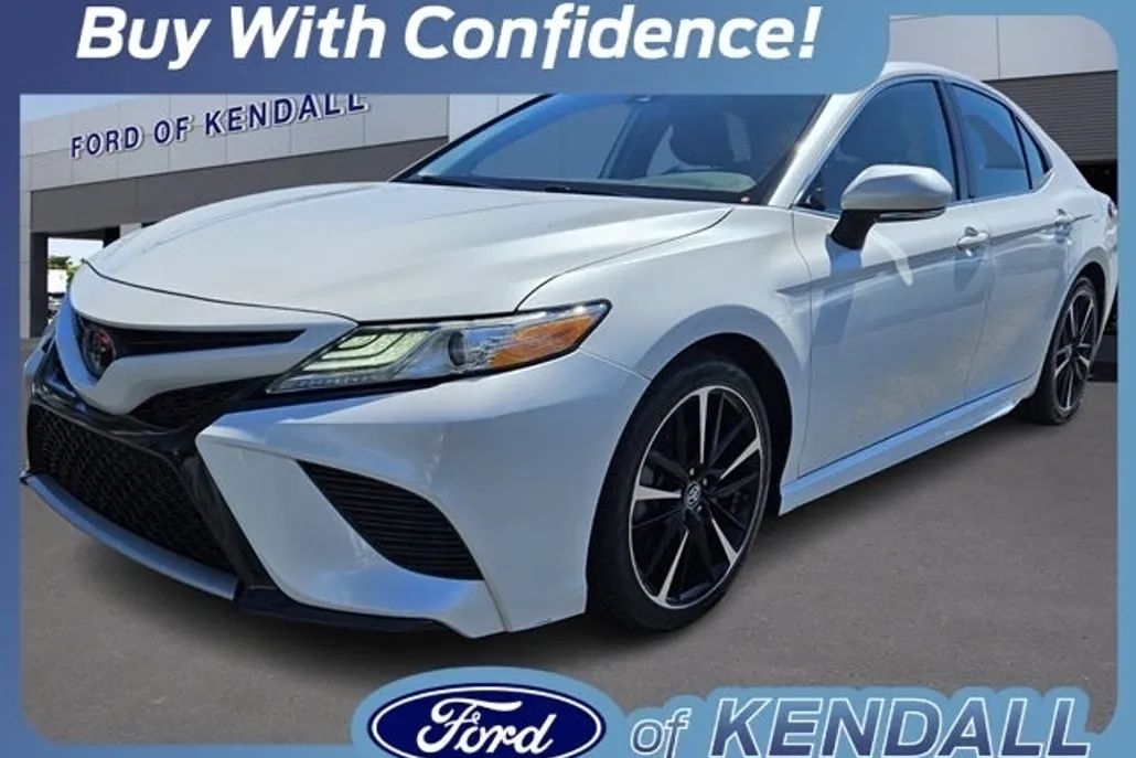 2020 Toyota Camry XSE photo 1