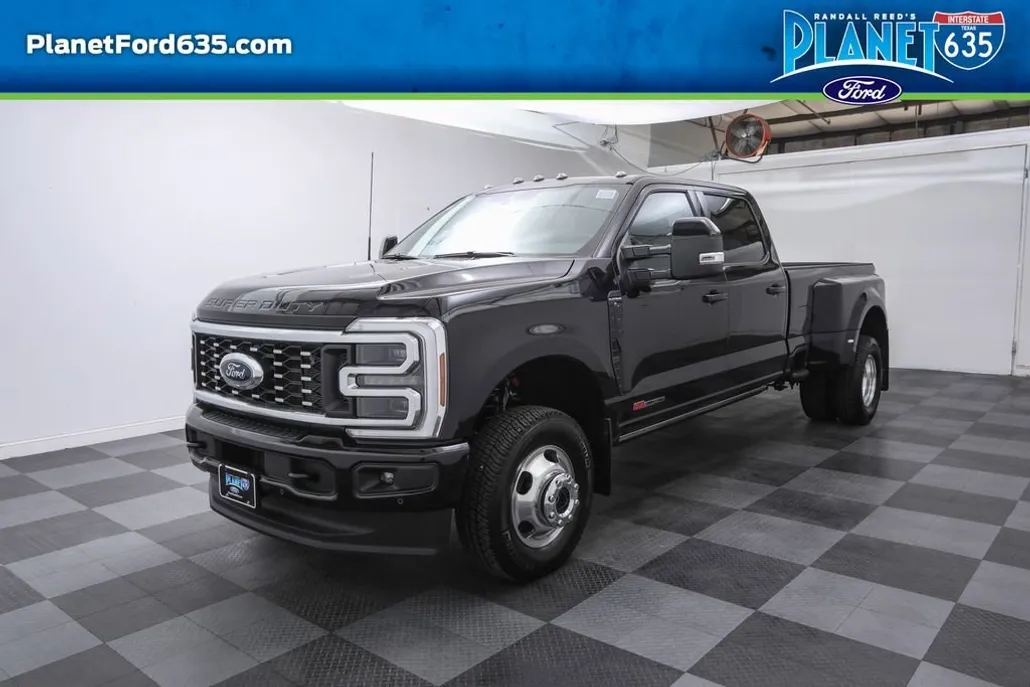 2026 Ford F-350 Platinum photo 1