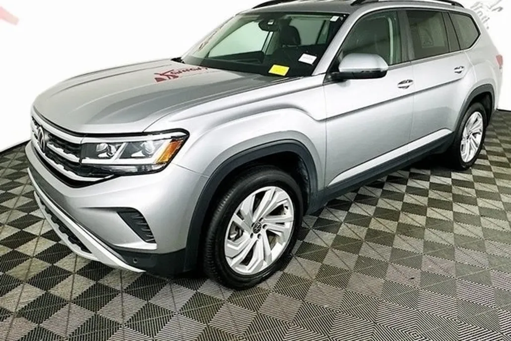 2023 Volkswagen Atlas V6 SE Technology photo 1