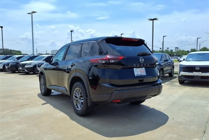2026 Nissan Rogue S photo 1