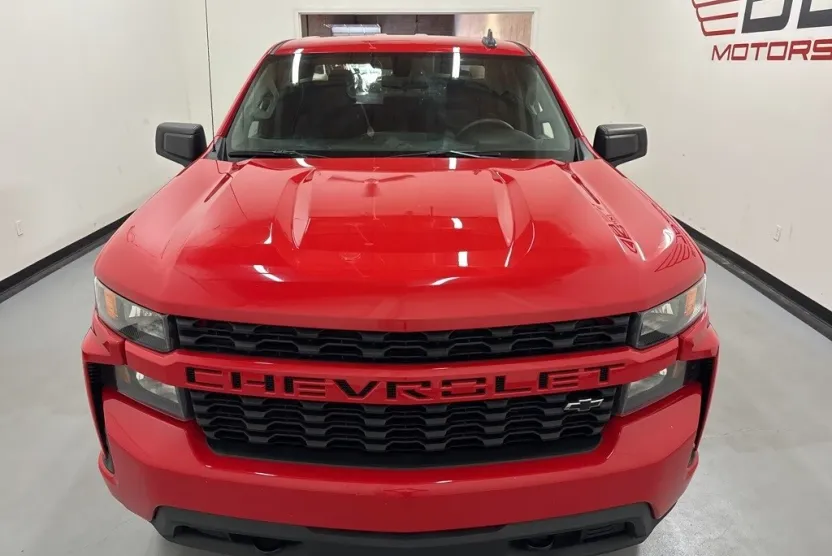 2020 Chevrolet Silverado 1500 Custom photo 1