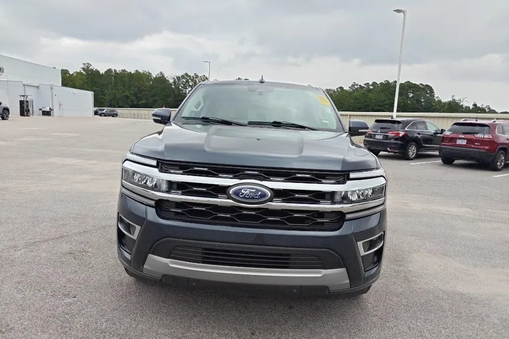 2024 Ford Expedition MAX Limited photo 1