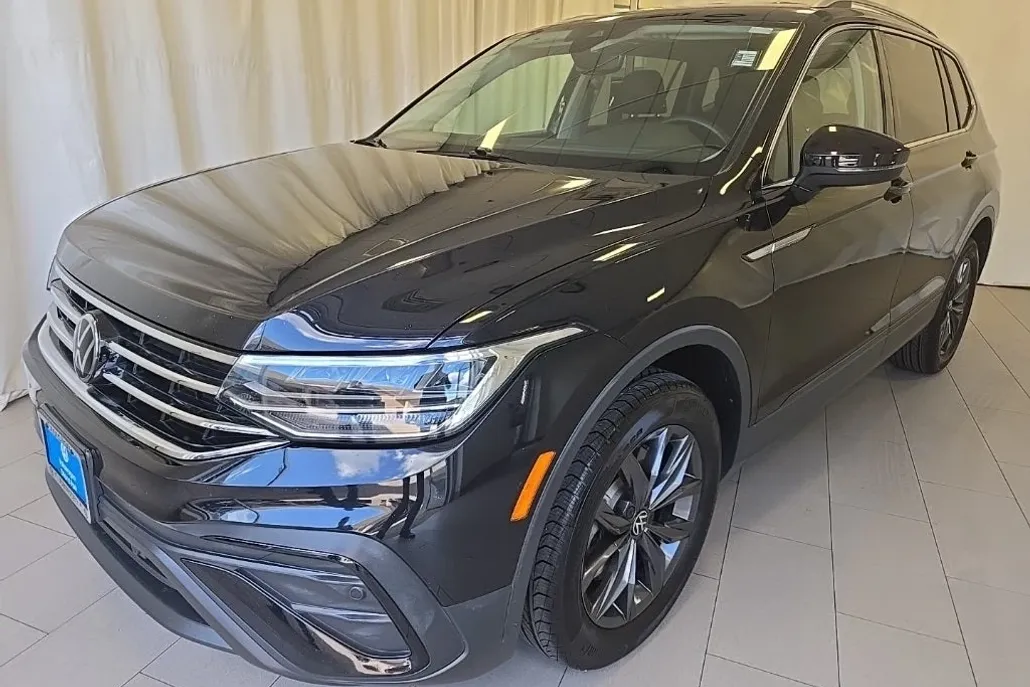 2022 Volkswagen Tiguan SE photo 1