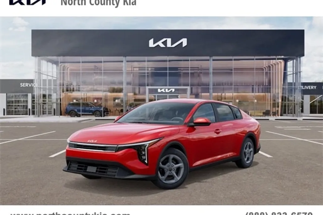 2025 Kia K4 LXS photo 1
