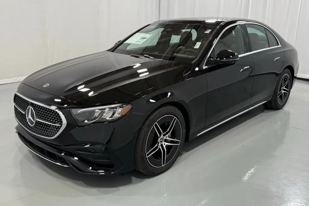 2026 Mercedes Benz E 4MATIC Sedan photo 1