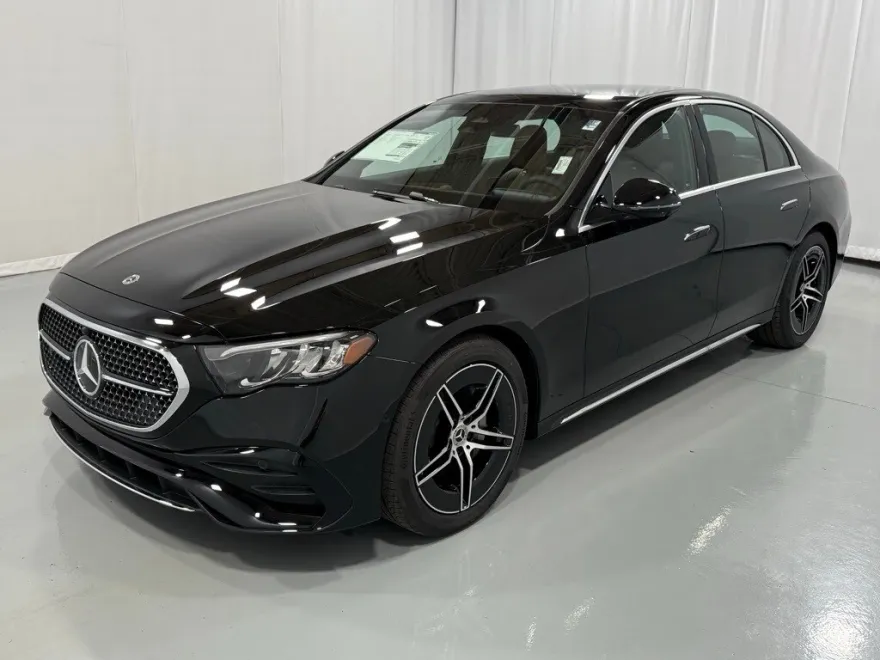 2026 Mercedes Benz E 4MATIC Sedan photo 1
