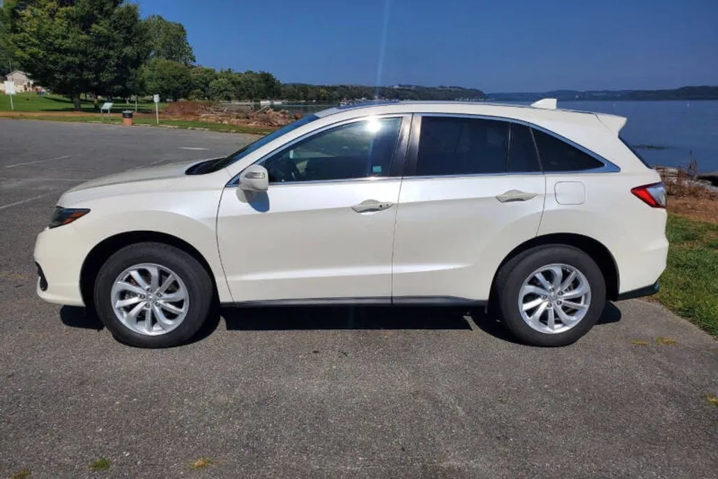 2017 Acura RDX Base Plus photo 1