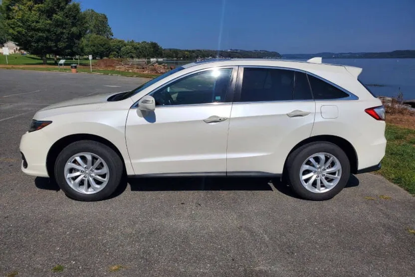 2017 Acura RDX Base Plus photo 1