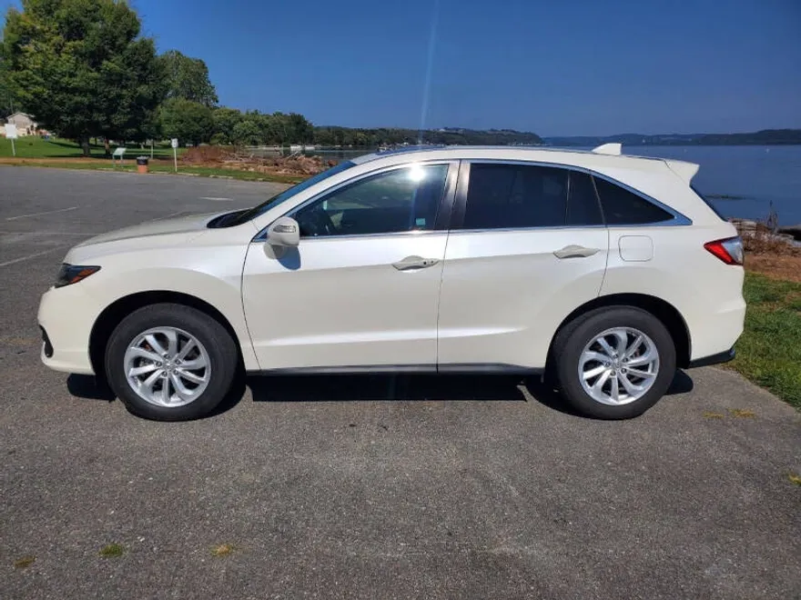 2017 Acura RDX Base Plus photo 1