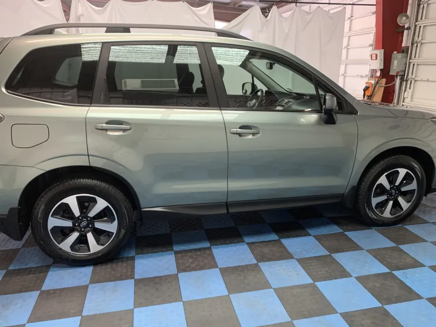 2018 Subaru Forester Premium photo 1