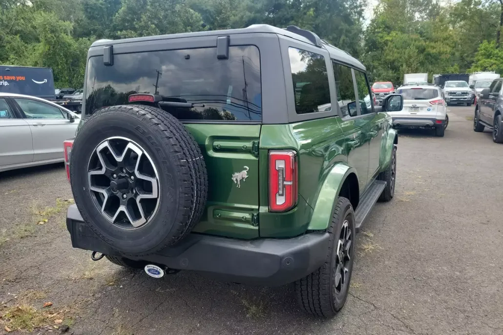 2023 Ford Bronco Outer Banks photo 1