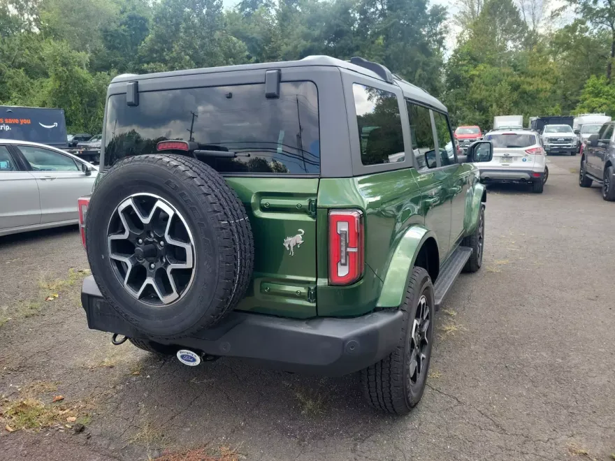 2023 Ford Bronco Outer Banks photo 1